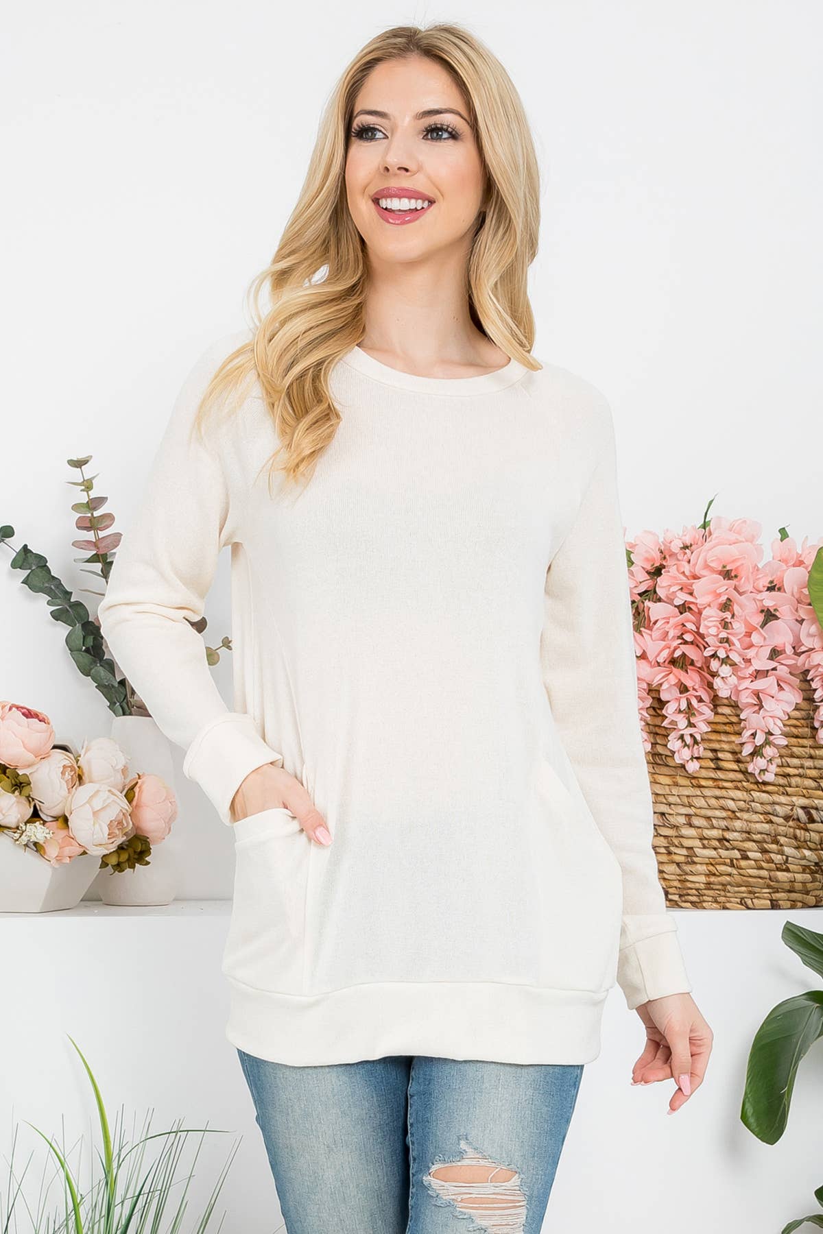 YMT20078XV-PLUS SIZE KNIT FRONT POCKET LONG SLEEVED TOP: (2X) / Rust