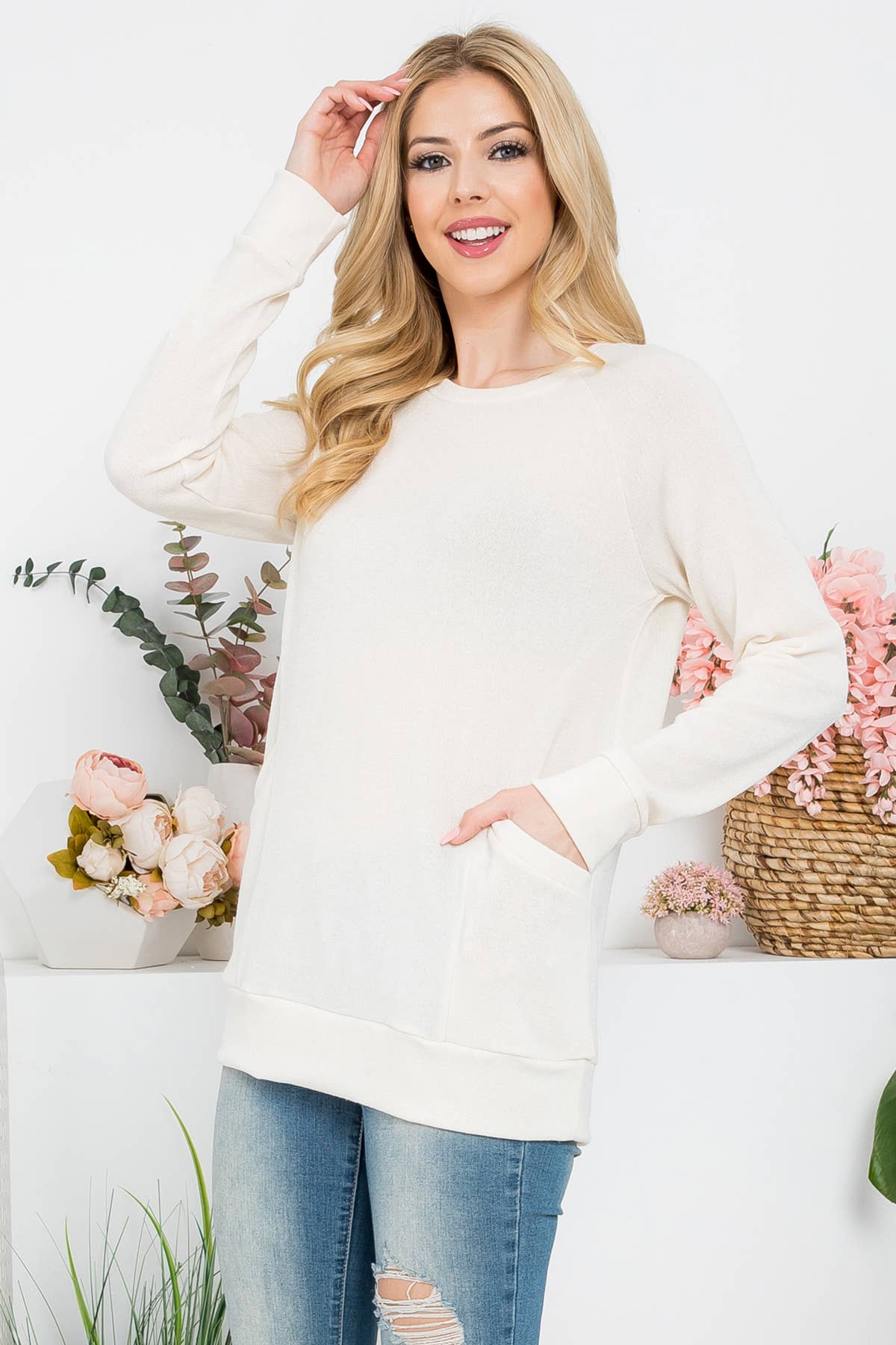 YMT20078XV-PLUS SIZE KNIT FRONT POCKET LONG SLEEVED TOP: (2X) / Rust