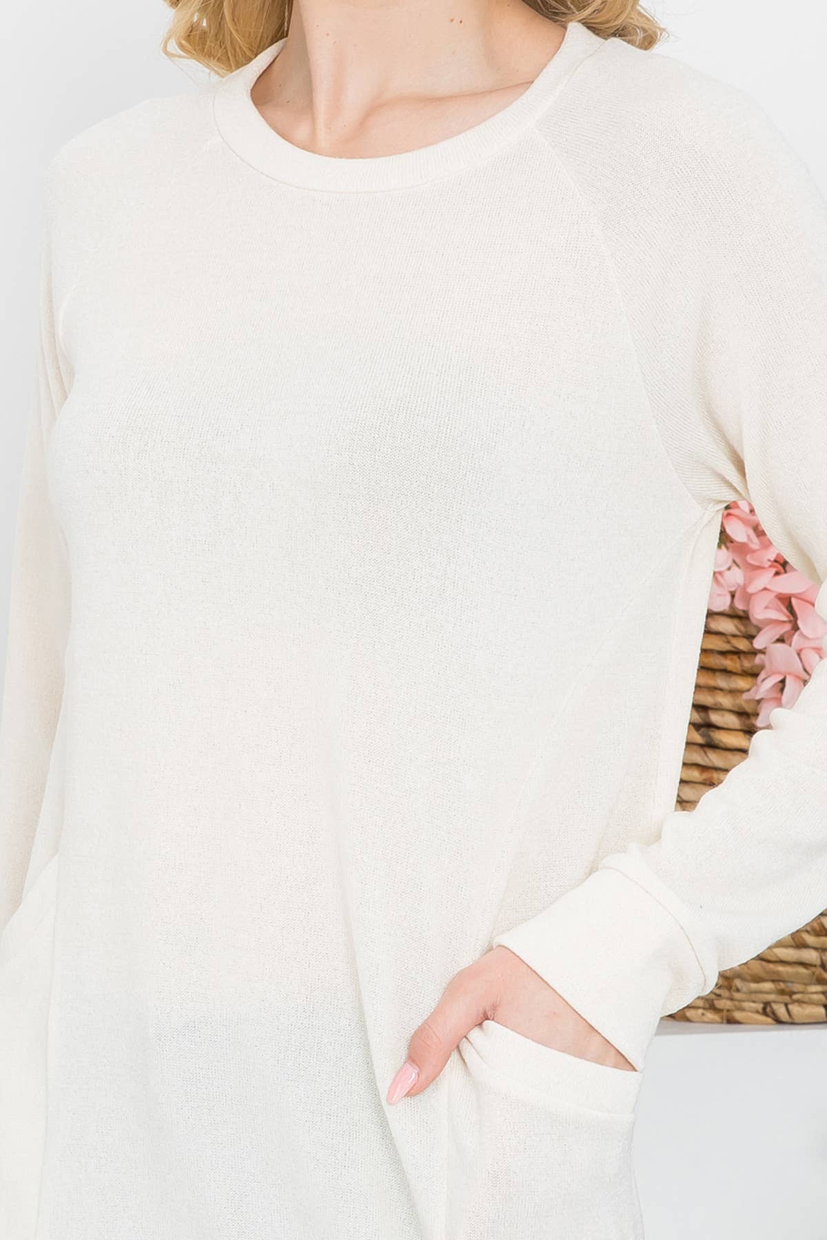 YMT20078XV-PLUS SIZE KNIT FRONT POCKET LONG SLEEVED TOP: (2X) / Rust