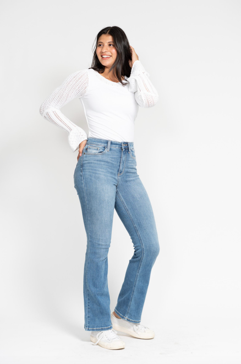 JUDY BLUE - High Waisted - Classic - Contrast Wash Bootcut