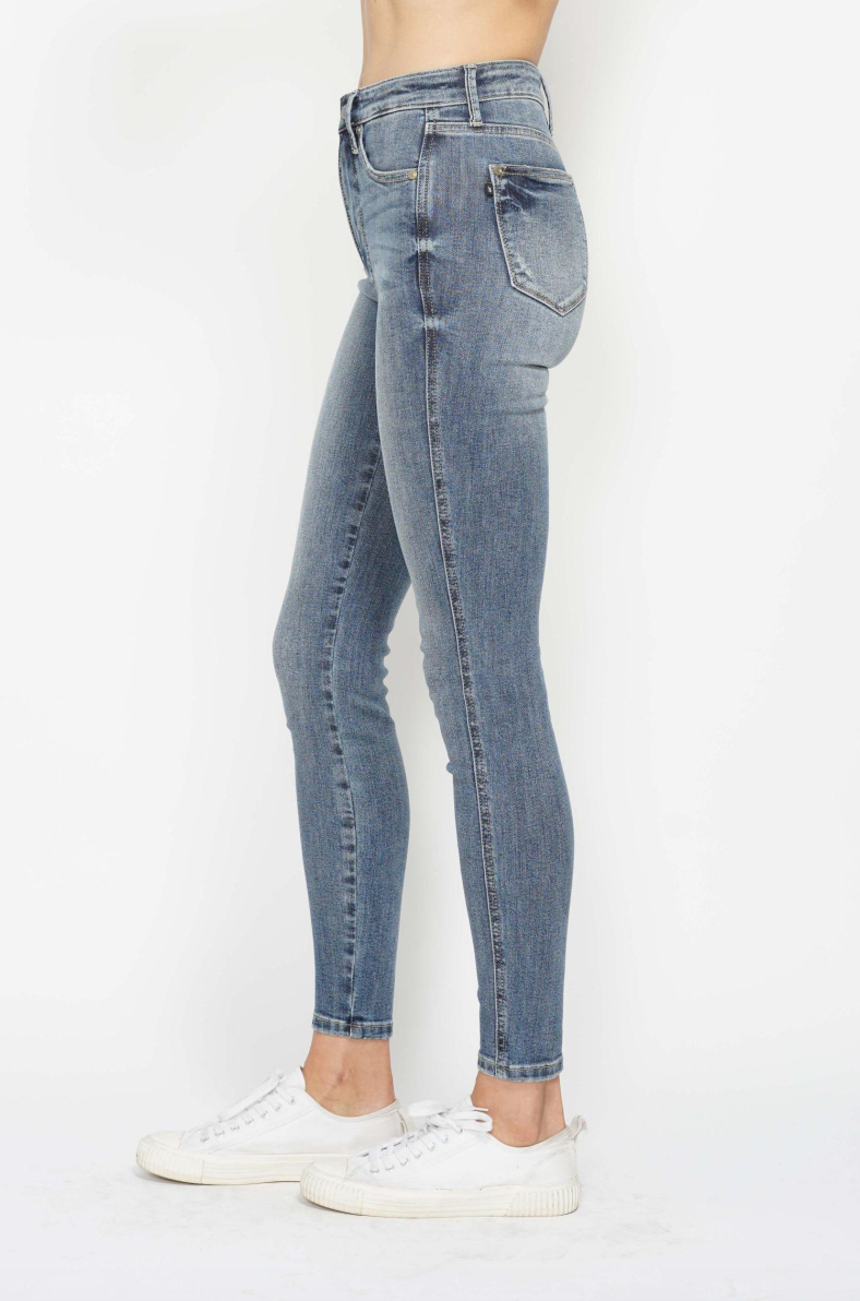 JUDY BLUE - High Waisted -  Tummy Control-  Contrast Wash Skinny