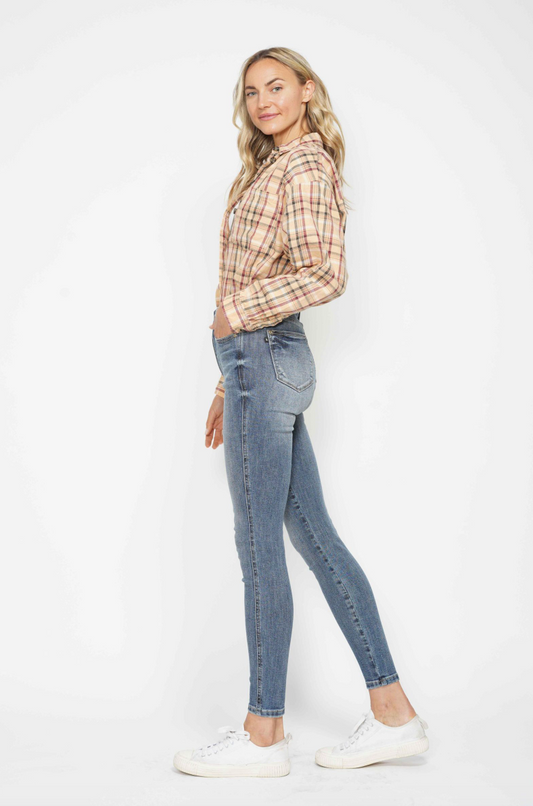 JUDY BLUE - High Waisted -  Tummy Control-  Contrast Wash Skinny