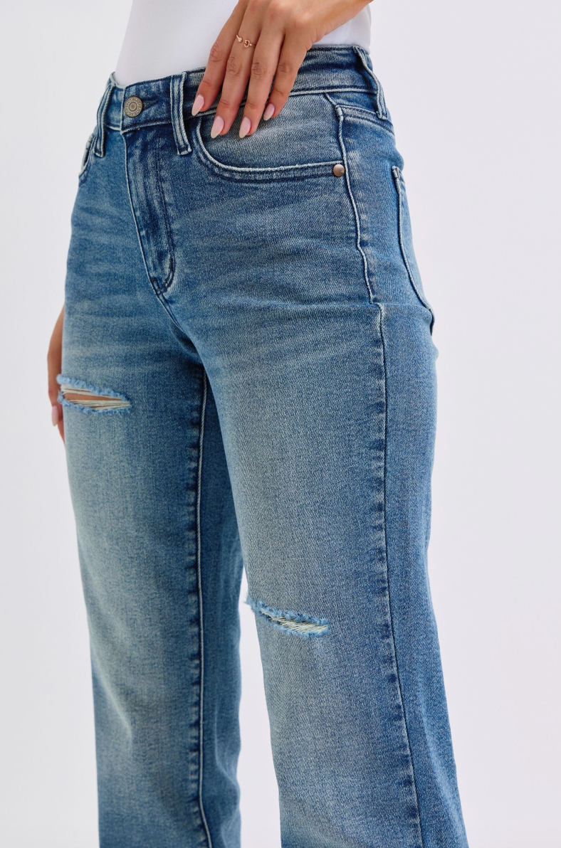 JUDY BLUE - Mid Rise - Contrast Wash Destroy - Dad Jean