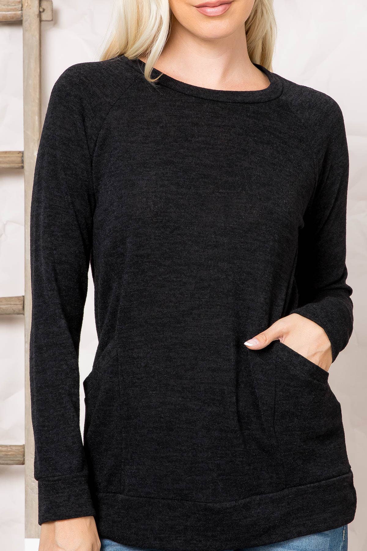 YMT20078XV-PLUS SIZE KNIT FRONT POCKET LONG SLEEVED TOP: (2X) / Rust