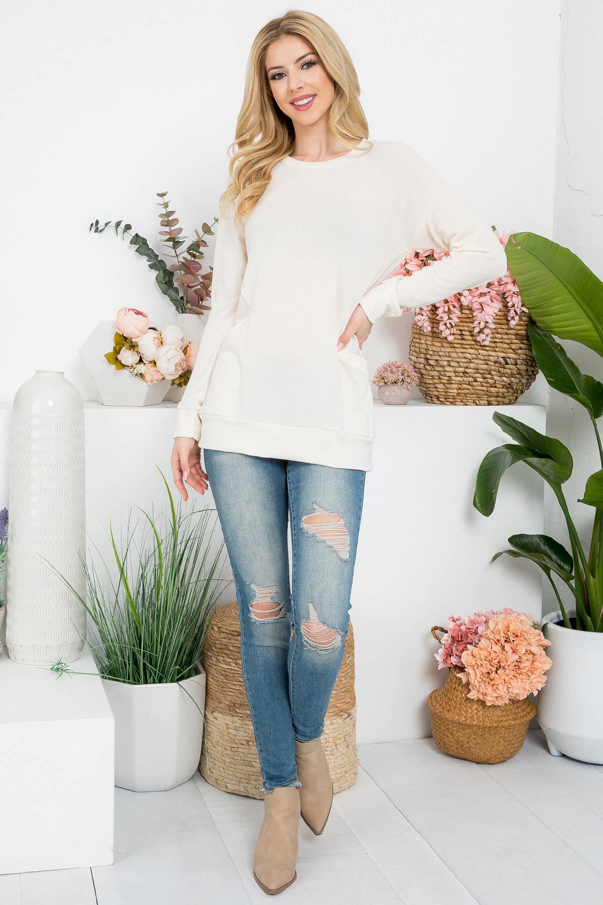 YMT20078XV-PLUS SIZE KNIT FRONT POCKET LONG SLEEVED TOP: (2X) / Rust