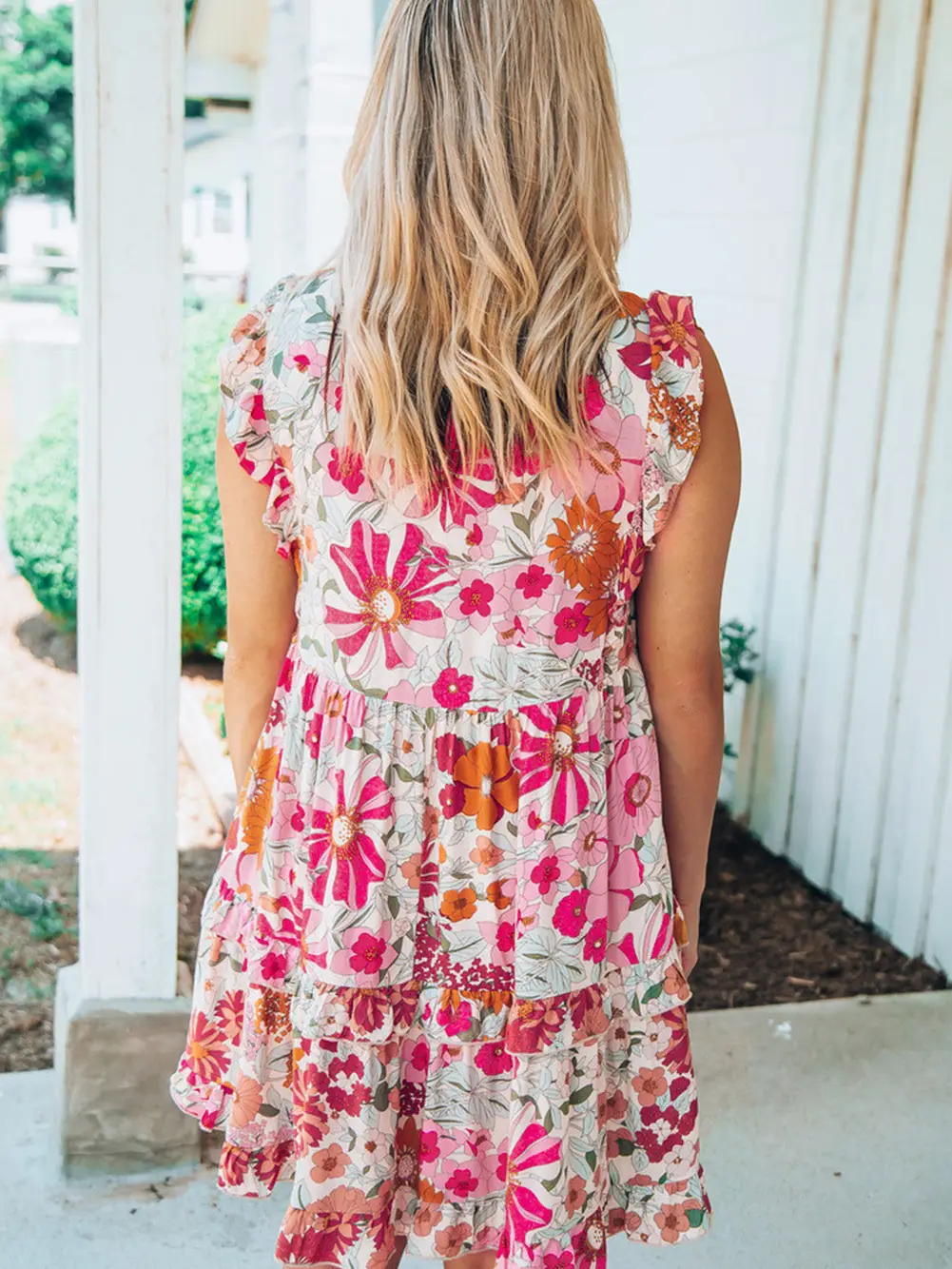 Vestido floral con volantes