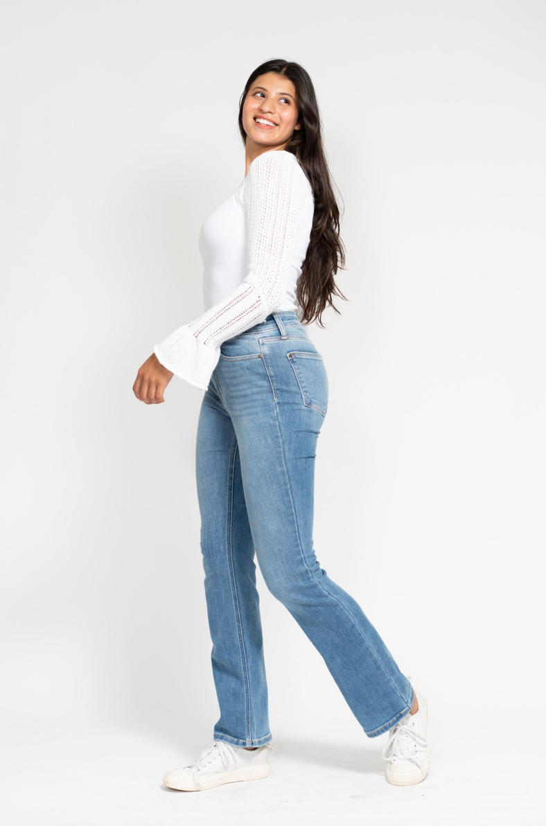 JUDY BLUE - High Waisted -  Classic  - Contrast Wash Bootcut